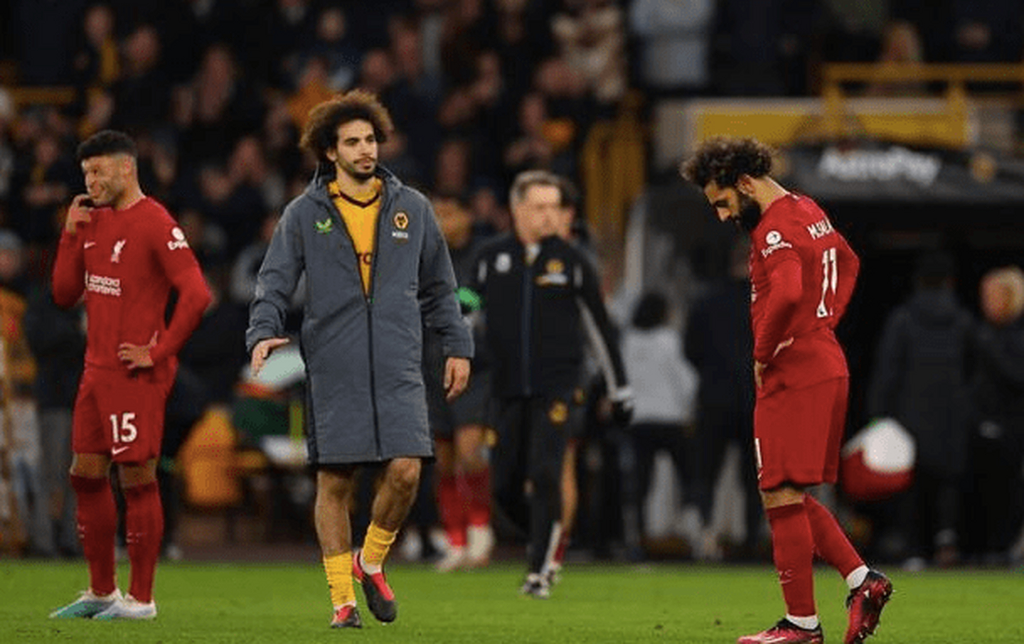 狼队客场表现不及预期，积分榜下滑的简单介绍