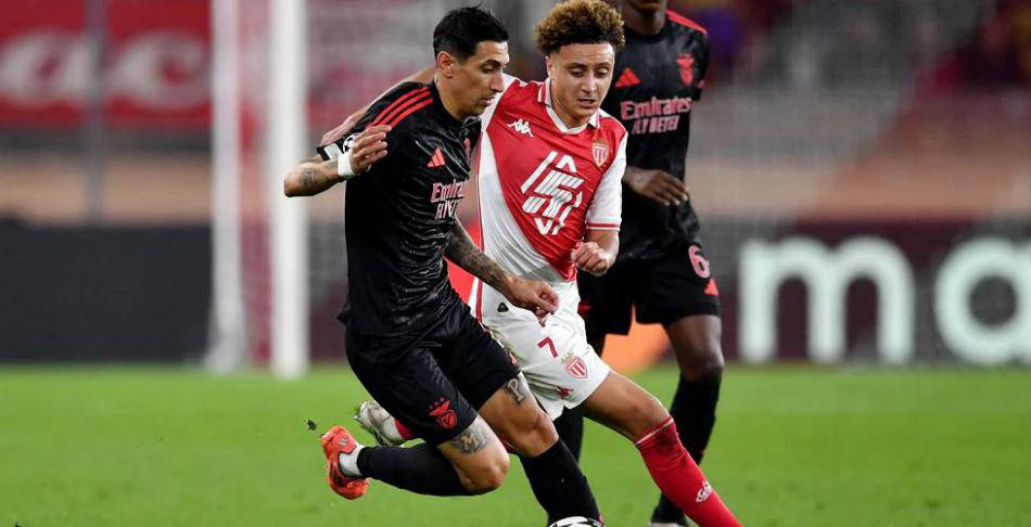 包含摩纳哥逆袭成功，晋级关键淘汰赛的词条