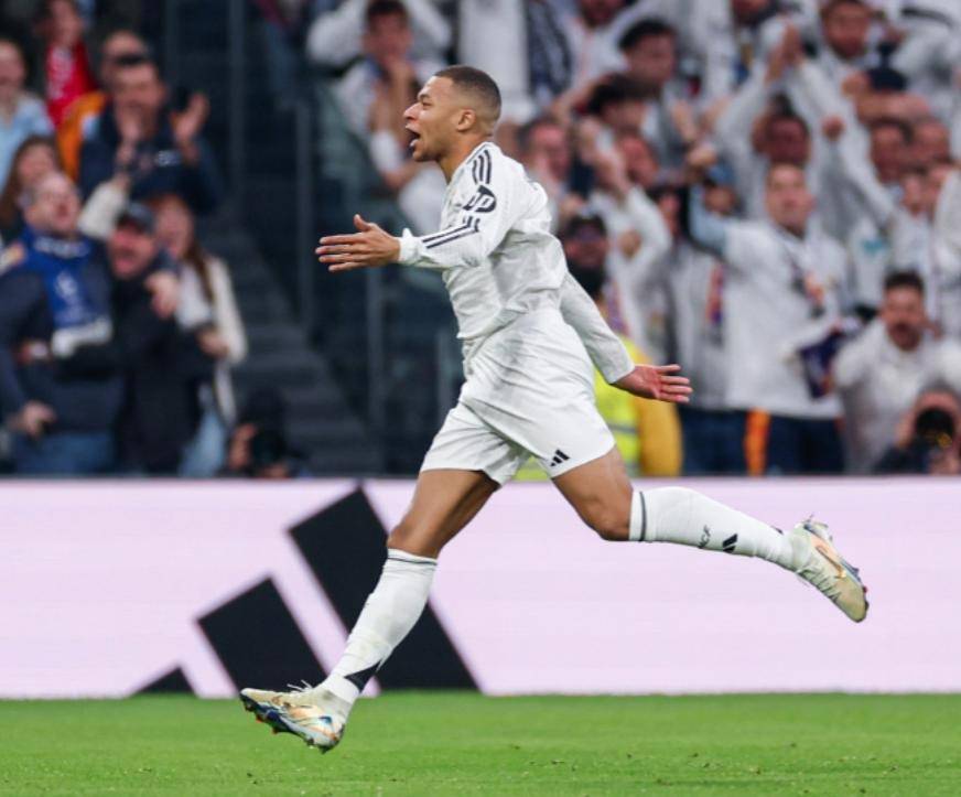 包含瓦伦西亚将挑战巴拉多利德，壮志凌云的词条