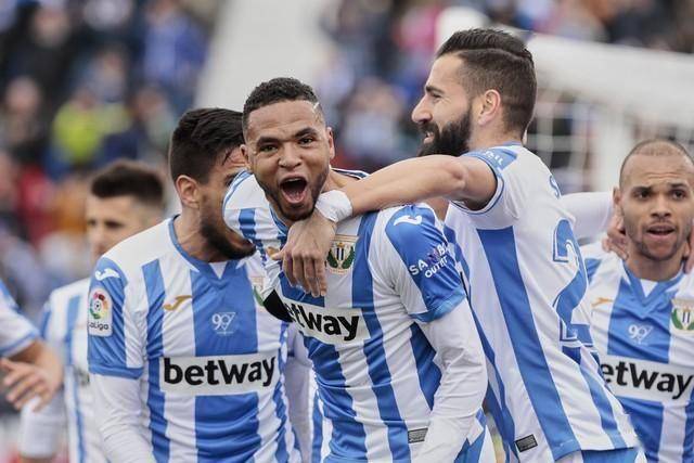 开云APP-包含塞尔塔客场磕磕绊绊，调整备战的词条