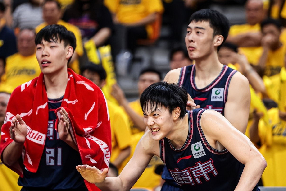 开云体育APP下载-球员努力进取，备战关键比赛