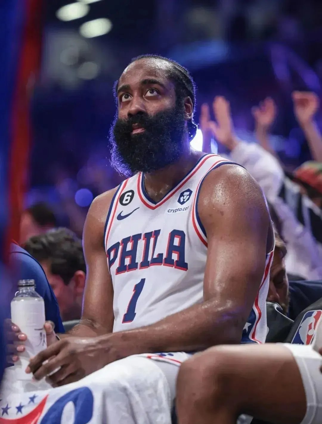 开云体育下载-球场上的超级巨星，助力球队走向巅峰