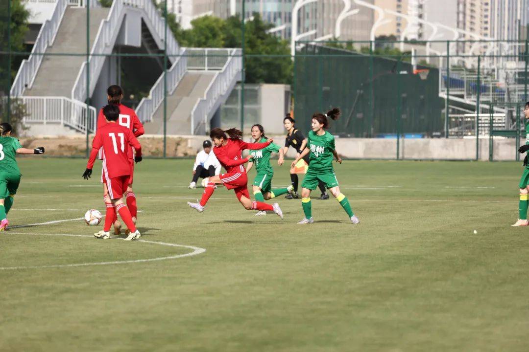 关于举全国装，女足比赛实力惊人的信息