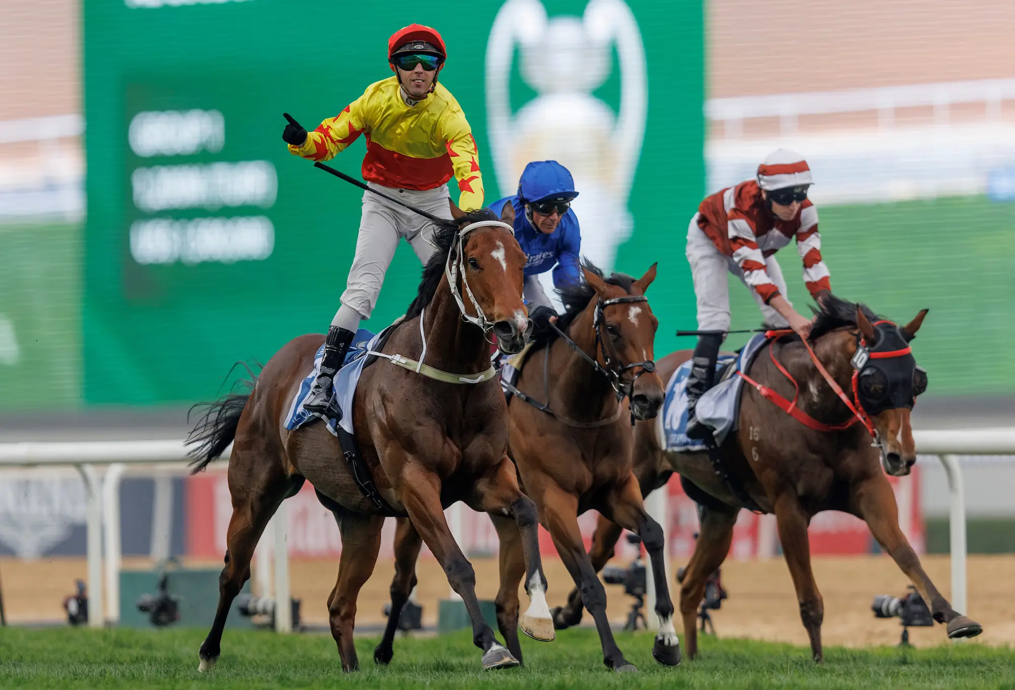 开云体育-勇士在香港续约引热议的简单介绍