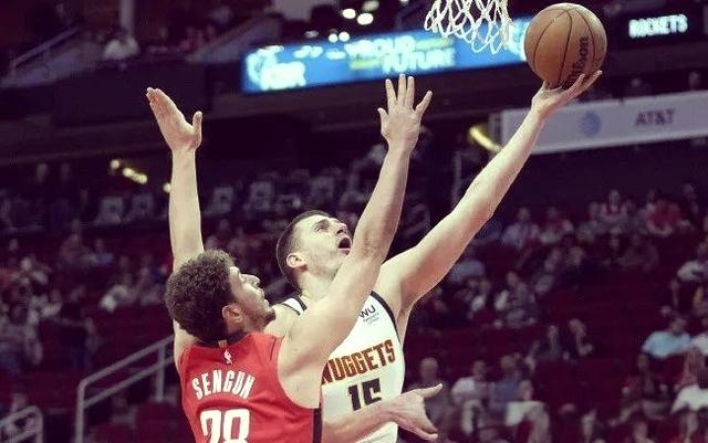 火箭迎来一场不可思议的排球对决