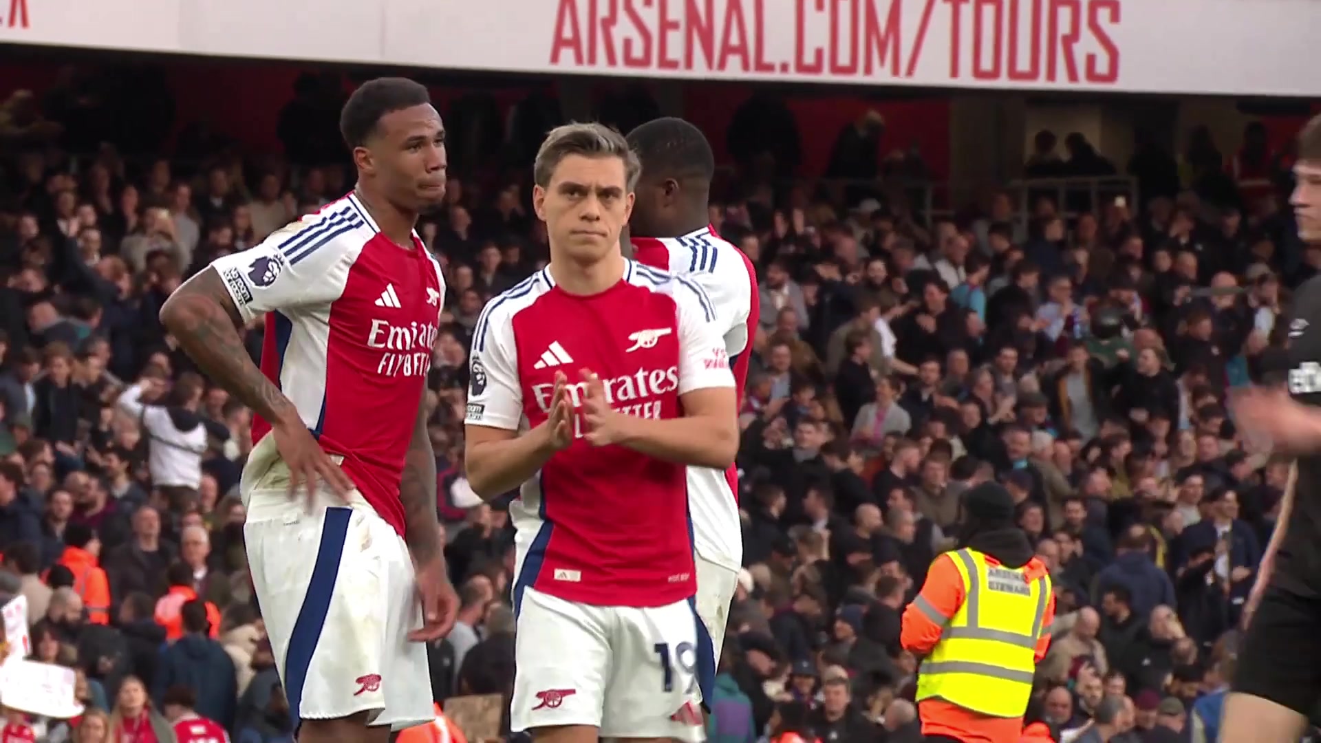 开云体育入口-包含阿森纳客场不敌西汉姆，遭遇连续失利的词条