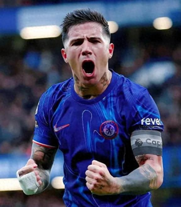 开云体育在线-切尔西后防遭遇危机，主帅要求加强训练的简单介绍