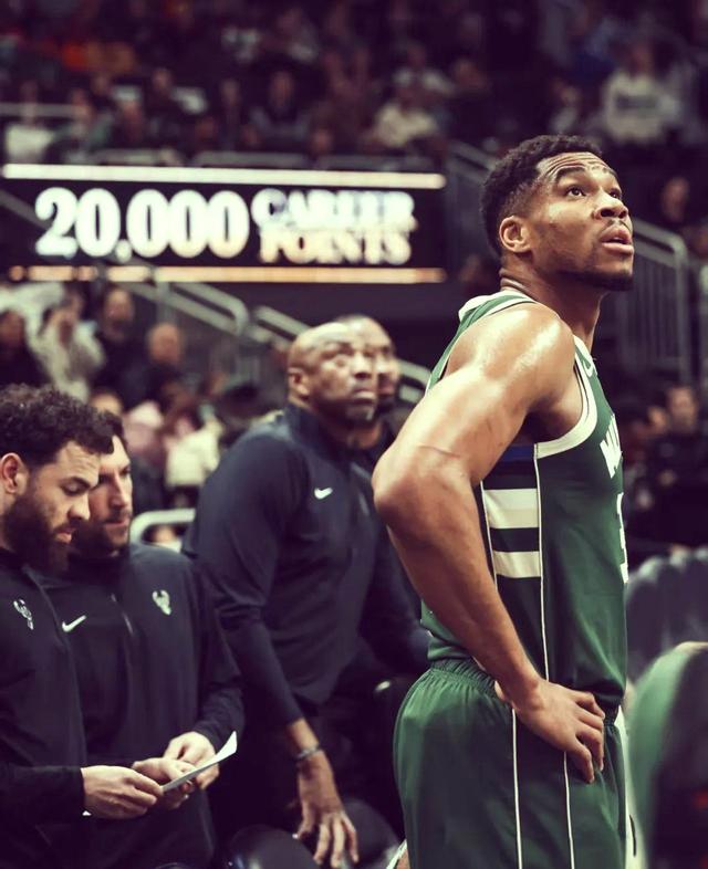 开云下载-独行侠队主场击败雄鹿队，表现抢眼