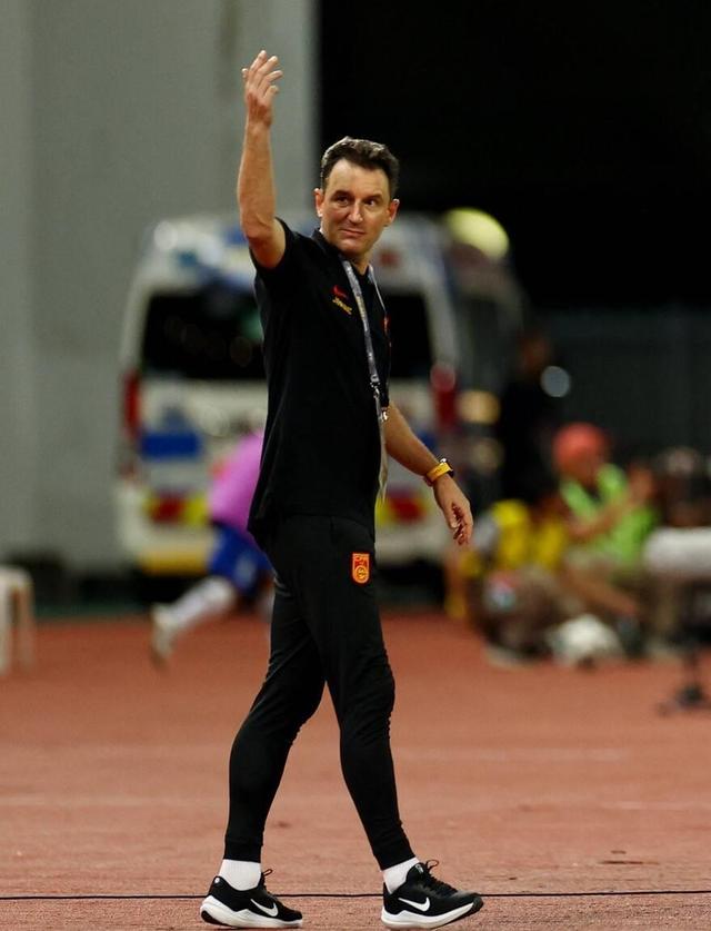 新晋球星崭露头角,为球队带来惊喜的简单介绍 新晋球星崭露头角,为球队带来惊喜的简单介绍